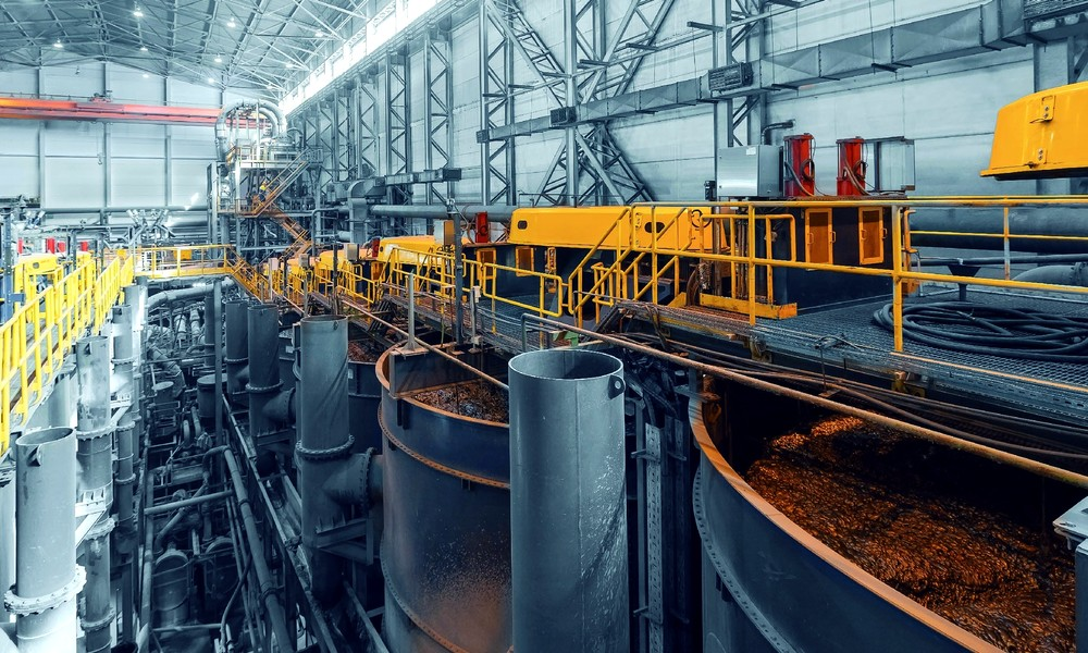 Mineral processing tanks in a mining plant